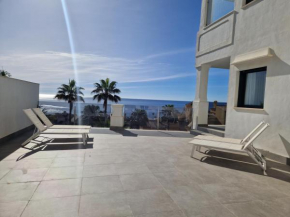 Beautiful 2 Bedroom in Blue Suites sea views 4104
